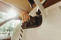 Elektrische auto's worden dit jaar duurder in wegenbelasting